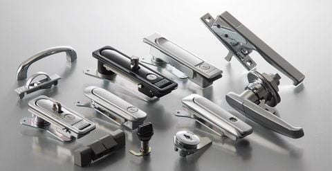 So Sánh Khóa Tủ Điện Trung Quốc Và Nhật Bản: Doanh Nghiệp Nên Chọn Gì Để Sản Xuất Tủ Cao Cấp?