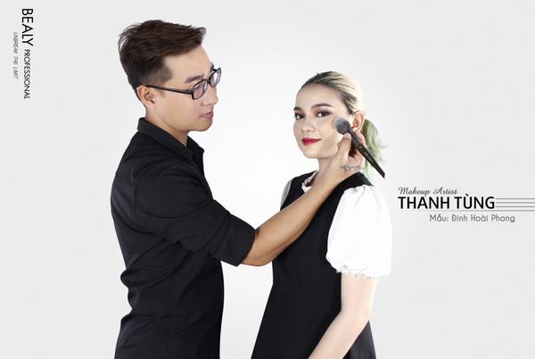 SIÊU PHẨM XẾP LỚP 30C DƯỚI BÀN TAY PHÙ THUỶ MAKEUP ARTIST THANH TÙNG