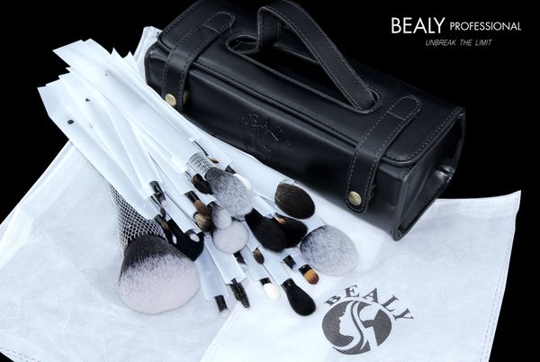 VỪA RA MẮT, BỘ CỌ XẾP LỚP LÔNG THÚ BEALY ĐƯỢC SỰ ĐÓN NHẬN NỒNG NHIỆT TỪ CÁC MAKEUP ARTIST