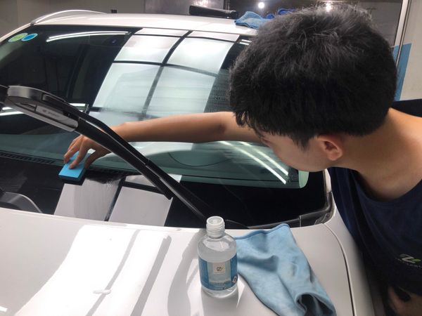Phủ Nano chống bám nước kính cho chiếc Outlander tại TMCARe Mễ Trì bằng sản phẩm nextzett ngày 19/5/2021