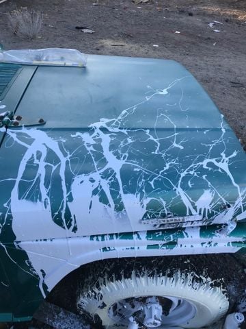 Tẩy sơn bám trên vỏ xe thân xe bằng cách nào