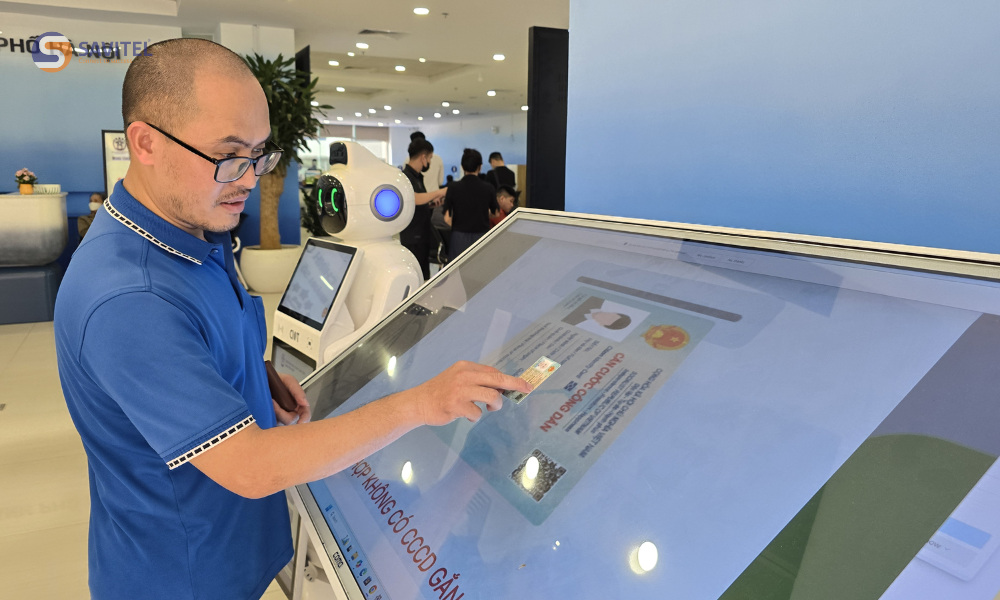 Màn hình tương tác phục vụ người dân hoàn thiện thủ tục hành chính