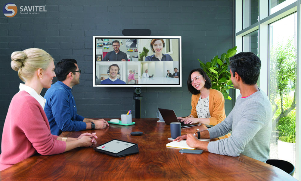 Huddle là các cuộc họp ngắn để giải quyết các vấn đề cấp thiết