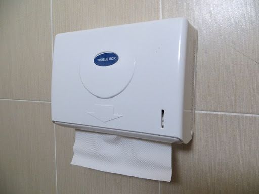 giấy lau tay nhà vệ sinh