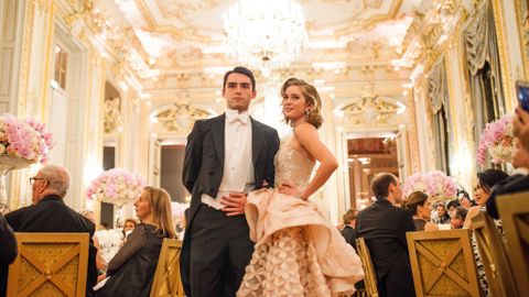 Tỏa Sáng Phong Cách Thượng Lưu Với Những Vật Phẩm Đồ Da Cao Cấp