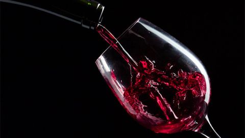 Sắc Đỏ Rượu Vang May Mắn Trên Những Đôi Giày Tây Đến Từ Nhà Mốt Pierre Cardin: Chào Đón Năm Mới Đầy Hứa Hẹn