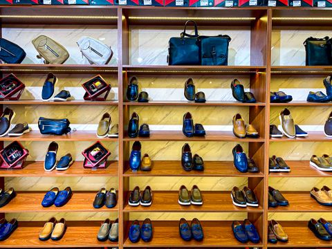 NHẬT KÝ THỜI TRANG ĐÔNG NAM Á | Chương 4: 100 Cửa Hàng Thời Trang Pierre Cardin & Sự Chính Hãng Của Website Chính Thức