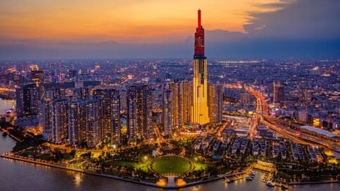 Từ Công Xưởng Thế Giới Đến Tâm Điểm Công Nghệ: Việt Nam Đã Sẵn Sàng?