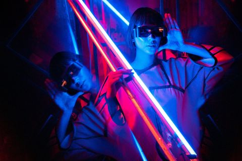 Cyberpunk - Thời Trang Tương Lai: Khi Công Nghệ & Cá Tính Tạo Nên Xu Hướng