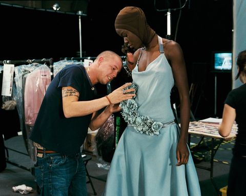 Alexander McQueen: Tư Duy Thời Trang 