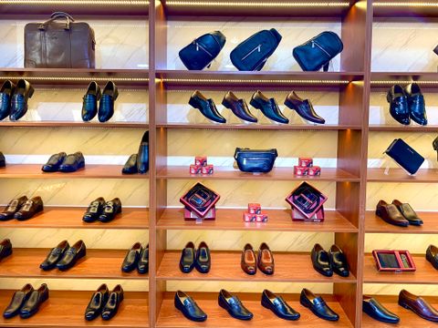 Câu Lạc Bộ 990K: Cửa Hàng Pierre Cardin - Số 231 Lê Văn Việt (Quận 9)