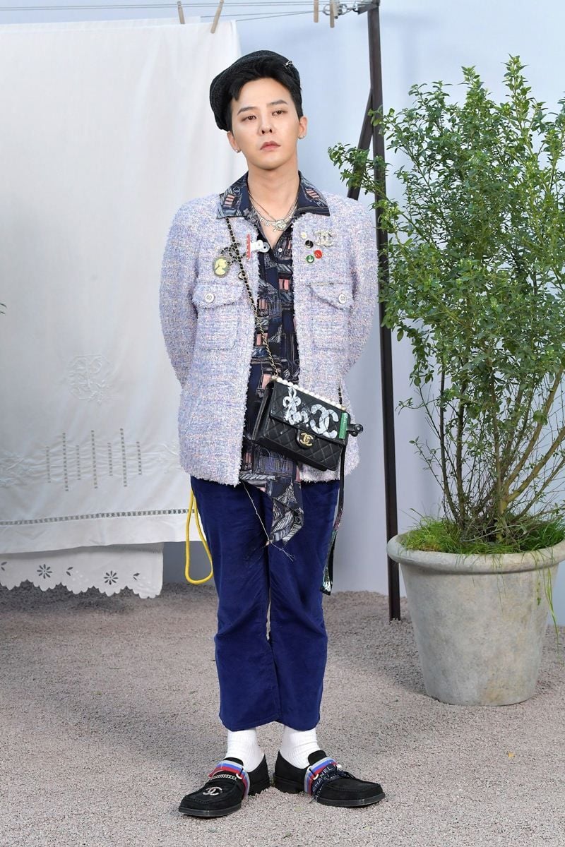 Dòng Giày Loafer - Đồng Hành Cùng Ông Hoàng K-Pop Tham Dự Fashion Show Của Chanel (nguồn: Đẹp Magazine)