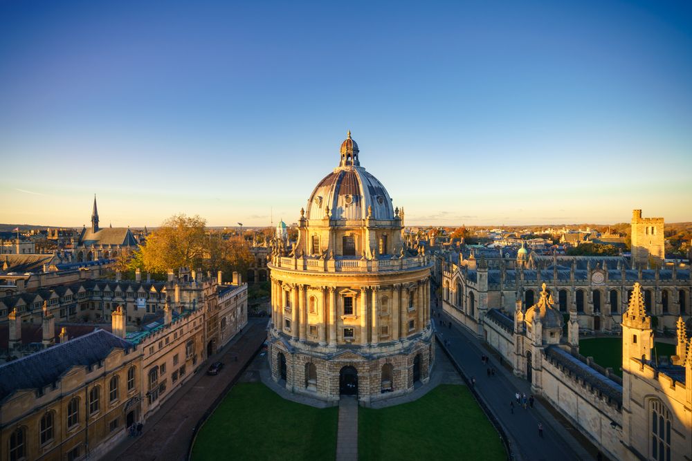 Đại học Oxford là nơi khai sinh ra đôi giày 