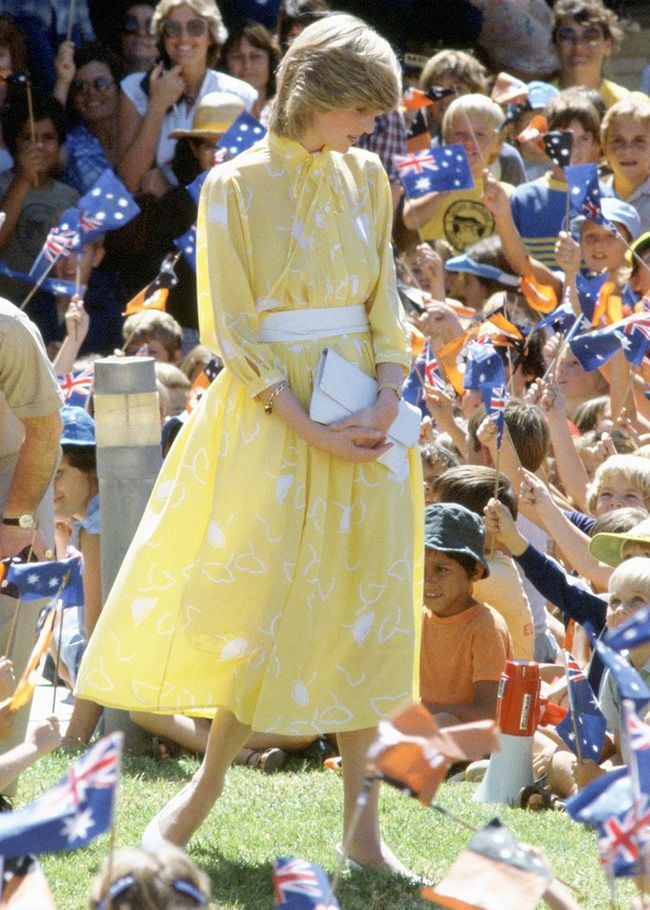 Công nương Diana ưu ái những chiếc váy hoa pastel mùa hè