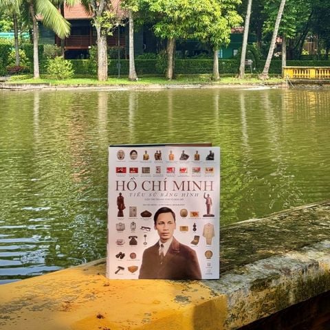 Chương trình Sách hay thay đổi cuộc đời – VTV1 giới thiệu ấn phẩm “Hồ Chí Minh – Tiểu sử bằng hình”