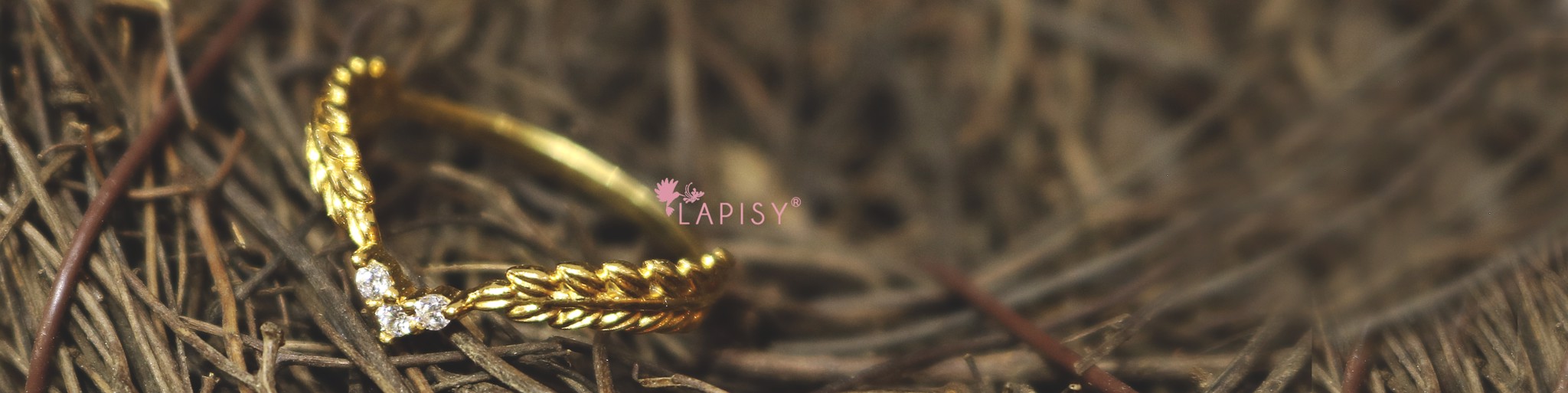 Engagement ring - Nhẫn Đính Hôn Đá Quý