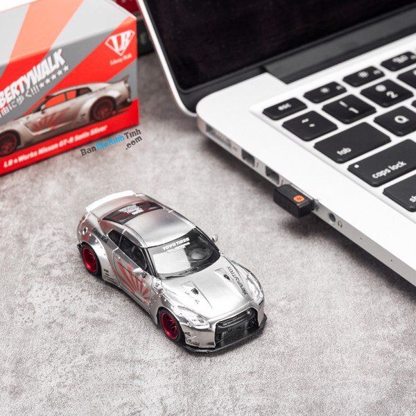 Mô hình xe Nissan GT-R R35 2009 Liberty Walk LB Works 1:64 MiniGT