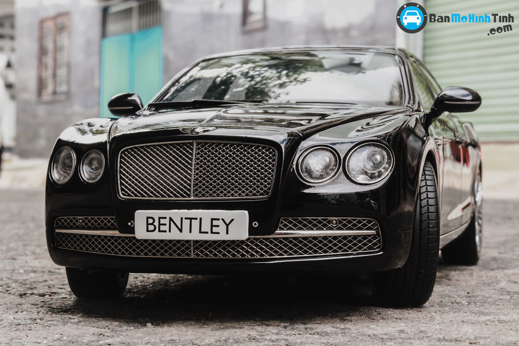 Mô hình xe Bentley Continental Flying Spur 2014 1:18 Kyosho Black