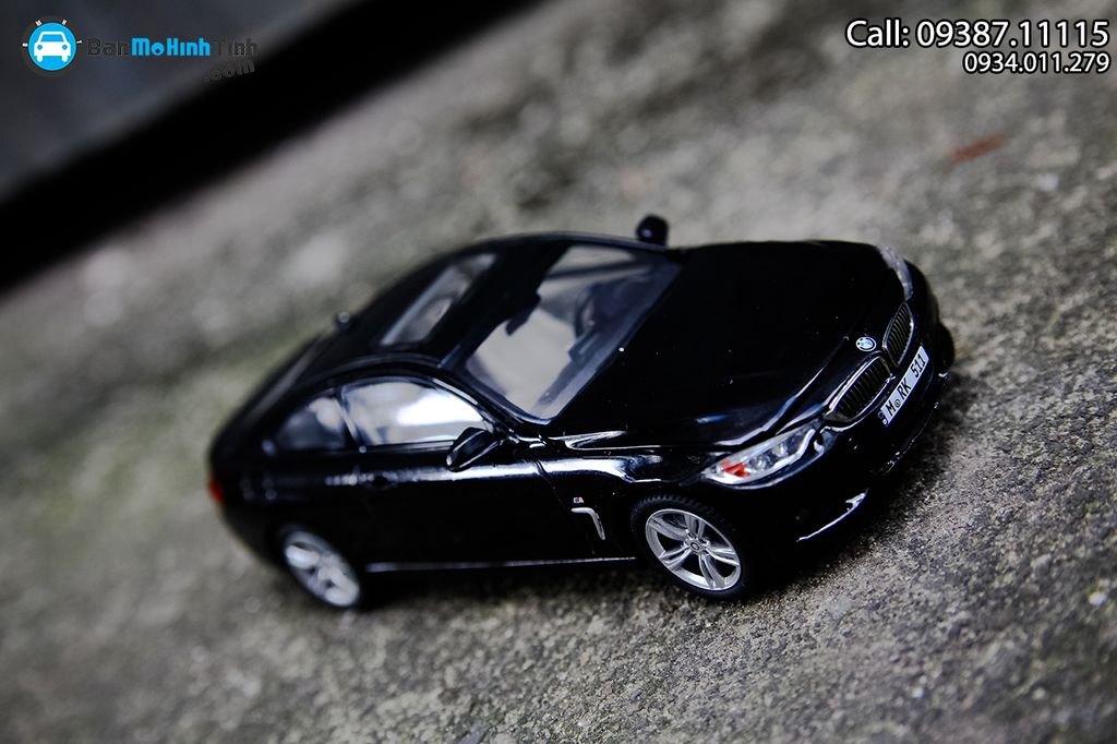 Mô hình xe BMW M4 Coupe 1:43 Dealer