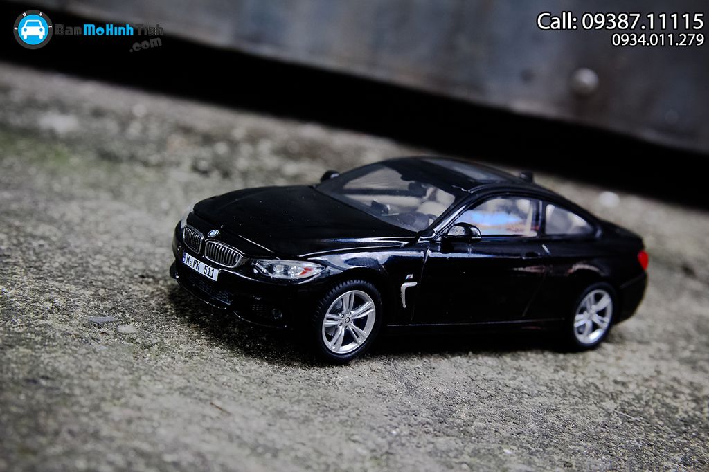 Mô hình xe BMW M4 Coupe 1:43 Dealer