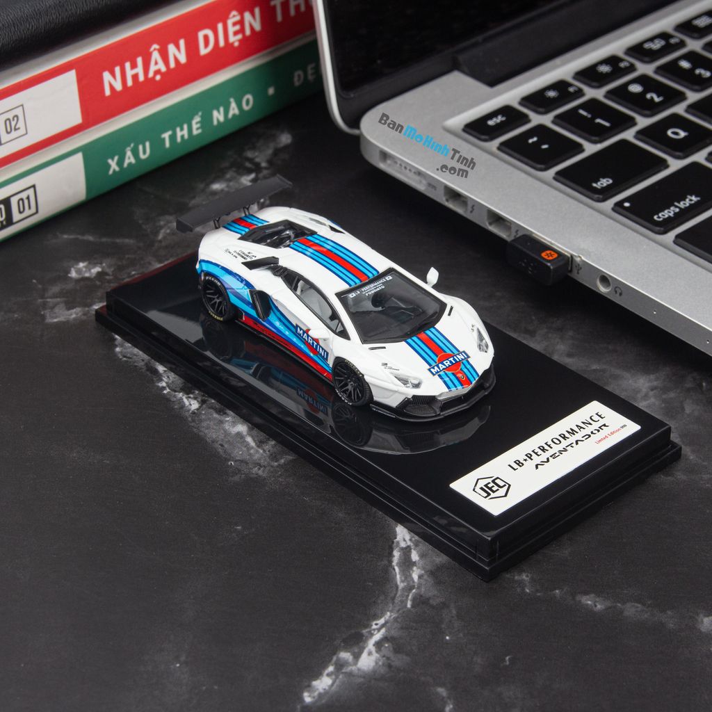 Mô hình siêu xe Lamborghini Aventador LB 1.0 Roof Boxes 1:64 JEC Martini J64
