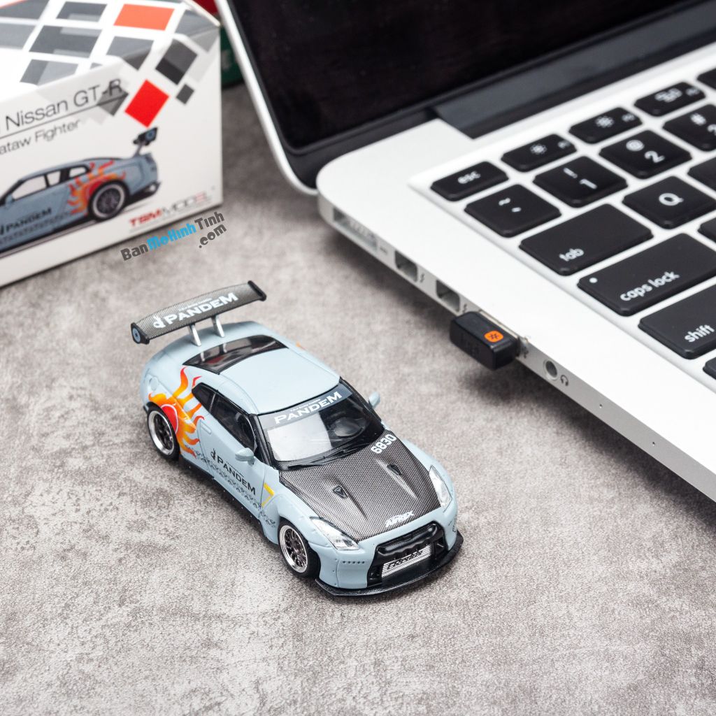 Mô hình xe Nissan GT-R R35 Pandem 1:64 MiniGT