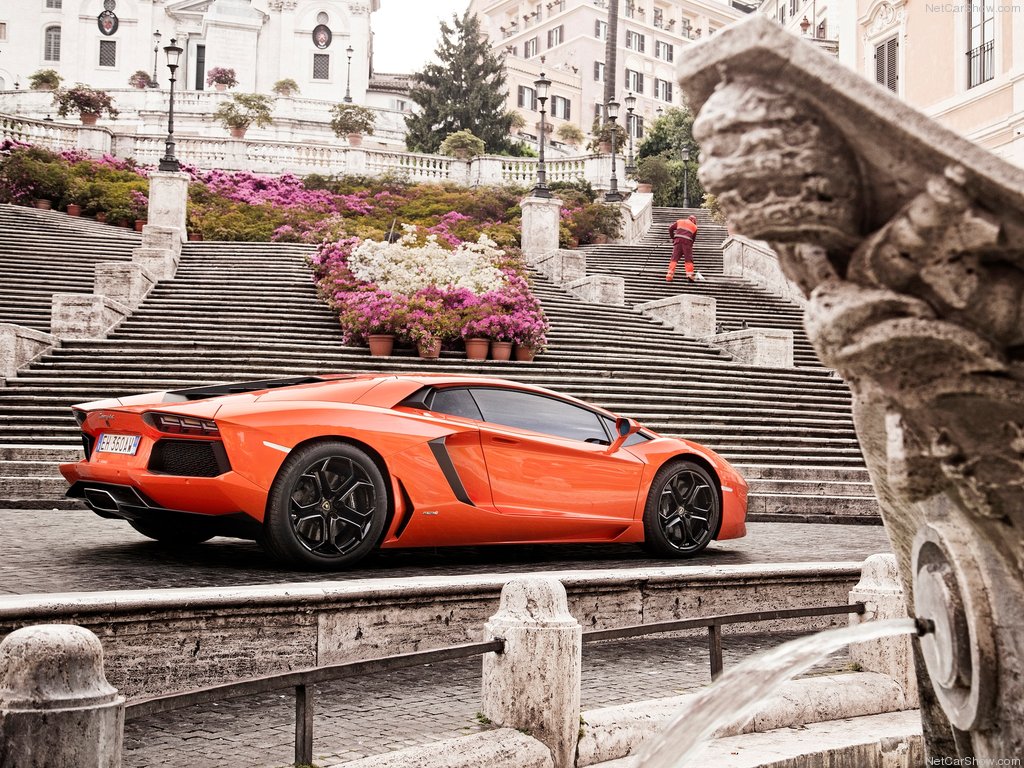 Giới thiệu Lamborghini Aventador LP700-4