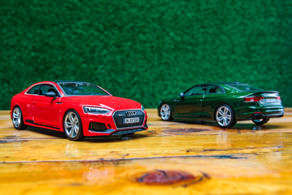 Mô hình xe Audi RS5 Coupe 1:24 Bburago