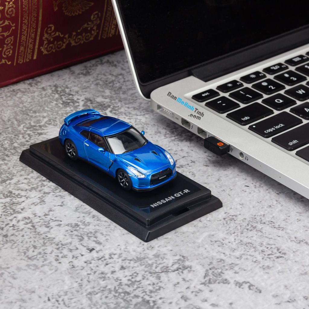 Mô hình xe Nissan GTR 1:64 Dealer Blue giá rẻ