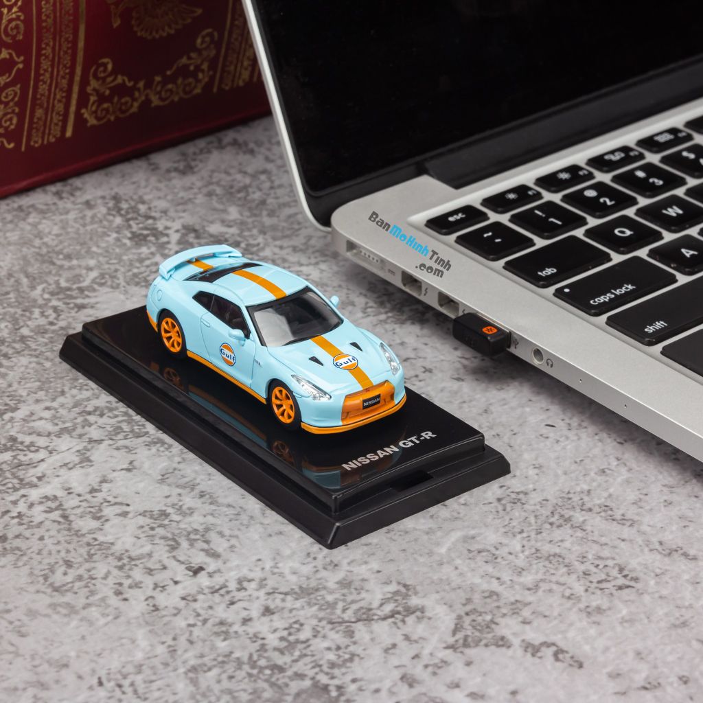 Mô hình xe Nissan GTR 1:64 Dealer Gulf giá rẻ