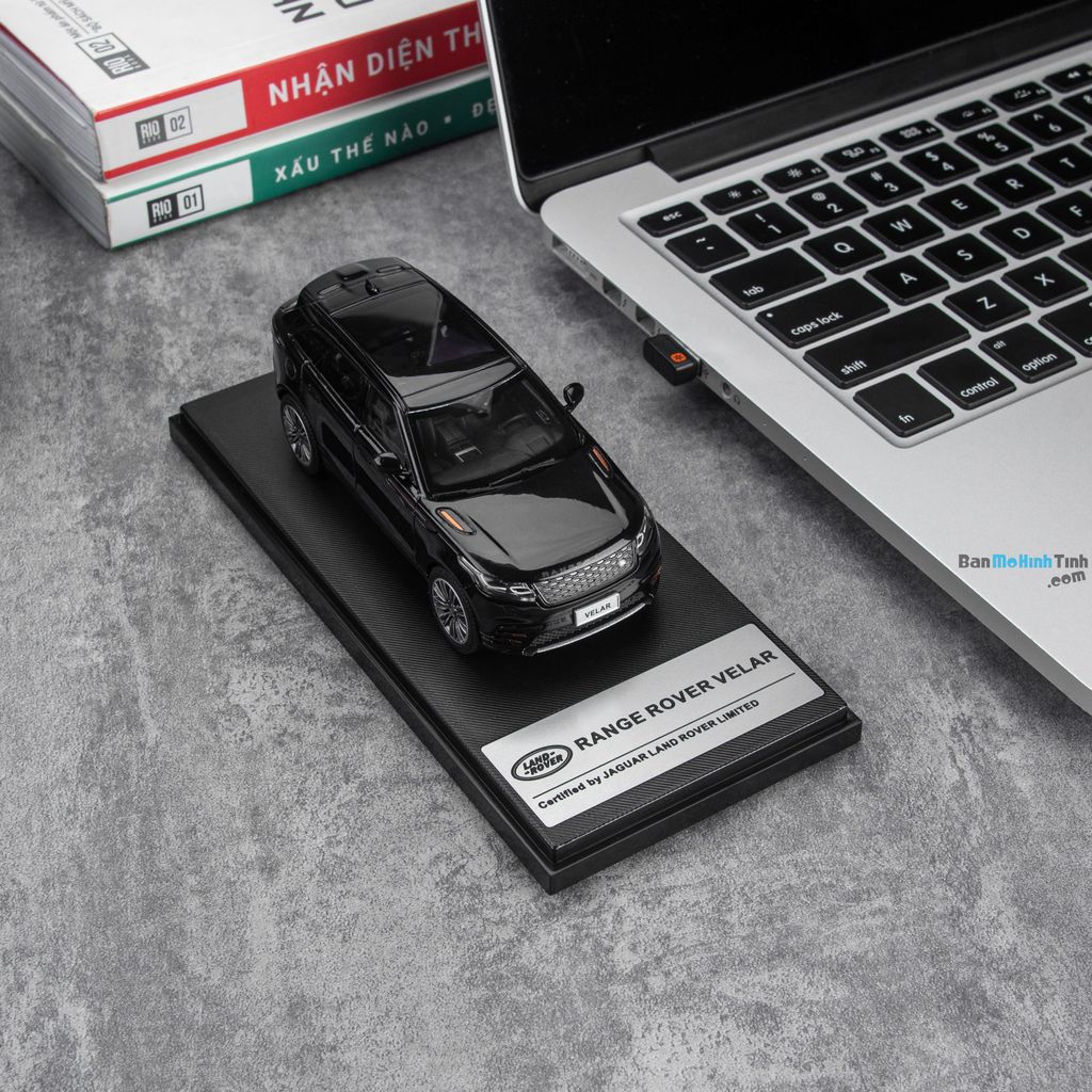 Mô hình xe sang Land Rover Range Rover Velar Black 1:43 LCD
