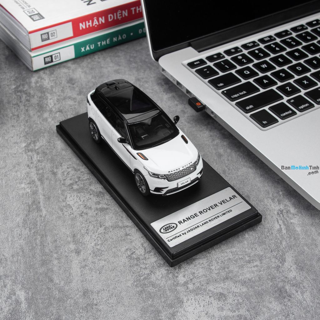 Mô hình xe Land Rover Range Rover Velar White 1:43 LCD