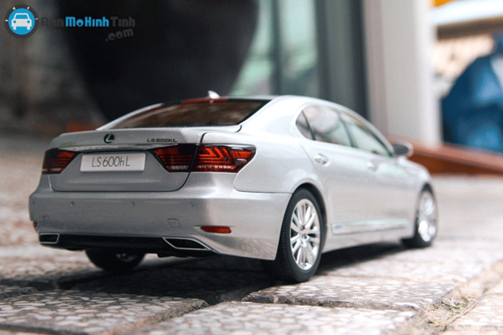 Mô hình xe Lexus LS600hL 1:18 Autoart