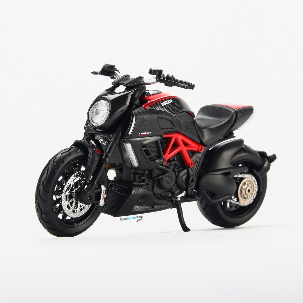 Mô hình xe mô tô Ducati Diavel 1:18 Maisto