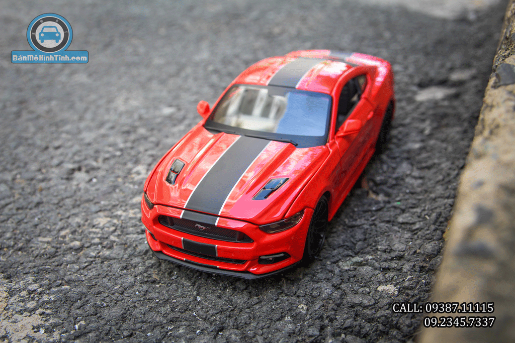 Mô hình xe Ford Mustang GT 2015 1:24 Maisto
