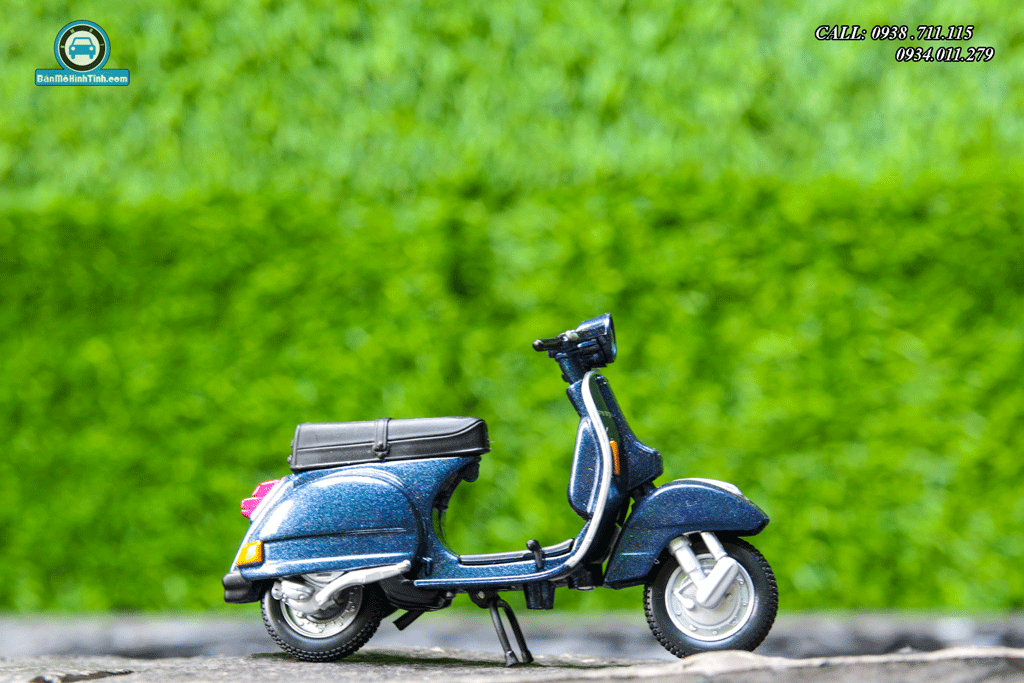 Mô hình xe Vespa P150X 1978 1:18 Maisto