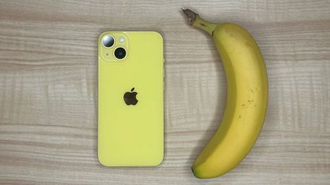 Ảnh thực tế iPhone 14 màu vàng mới ra mắt: Có thực sự ấn tượng!