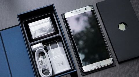 Nhờ Galaxy S8 mà Galaxy S7 Edge trở thành chiếc điện thoại đáng mua nhất hiện nay