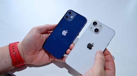 iPhone 13 ra mắt, iPhone 12 có còn đáng mua khi giá đã giảm?