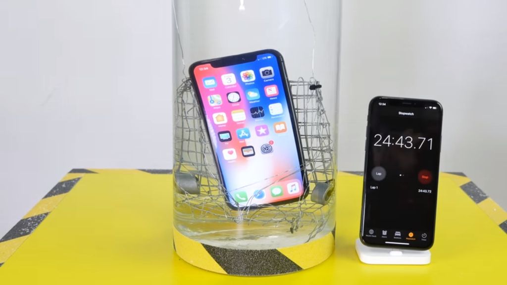 thử nghiệm khả năng chống nước của iPhone X