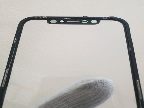 iPhone Xr bị vỡ mặt kính? Ép kính iPhone Xr giá bao nhiêu?
