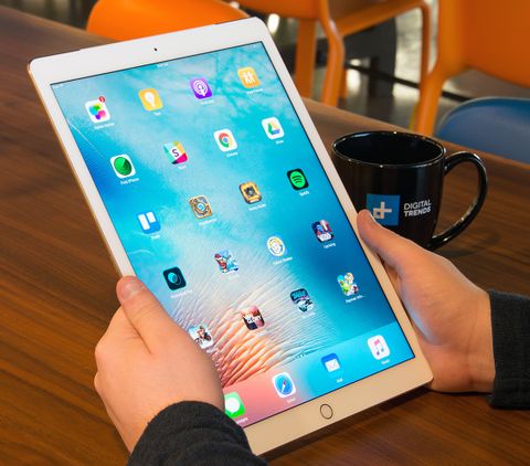 Thay mặt kính iPad Pro 12.9 (2016) chính hãng