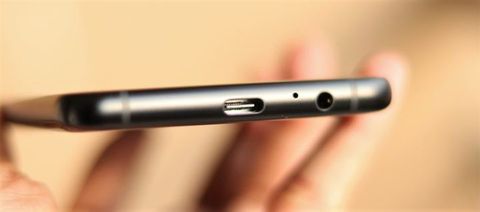 Thay chân sạc iPhone 8 plus