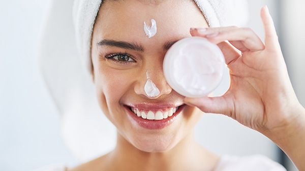 Những sản phẩm dưỡng da cơ bản mà nàng nào cũng nên có