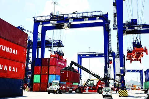 Logistics clears the economic flow