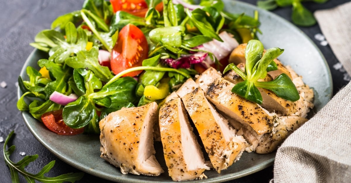Giới thiệu về salad ức gà và lợi ích với gymer