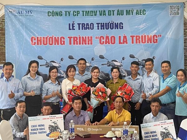 Âu Mỹ AEC trao xe trúng thưởng chương trình tri ân khách hàng 'Cào là trúng”