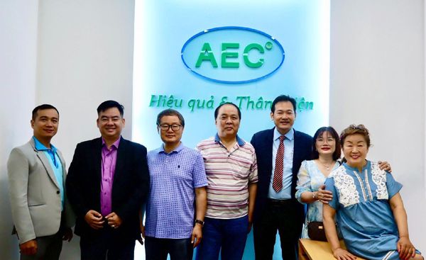 Đoàn doanh nghiệp Hàn Quốc đến thăm trụ sở chính của Âu Mỹ AEC