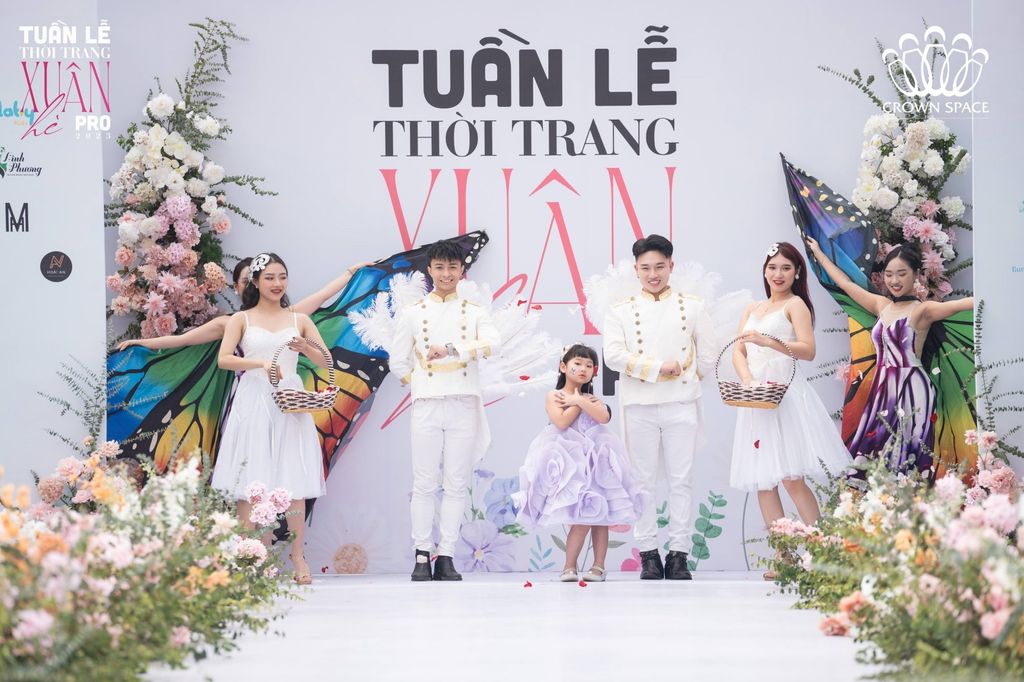 FASHION WEEK - TUẦN LỄ THỜI TRANG ĐÓN ĐẦU XU HƯỚNG XUÂN HÈ 2023