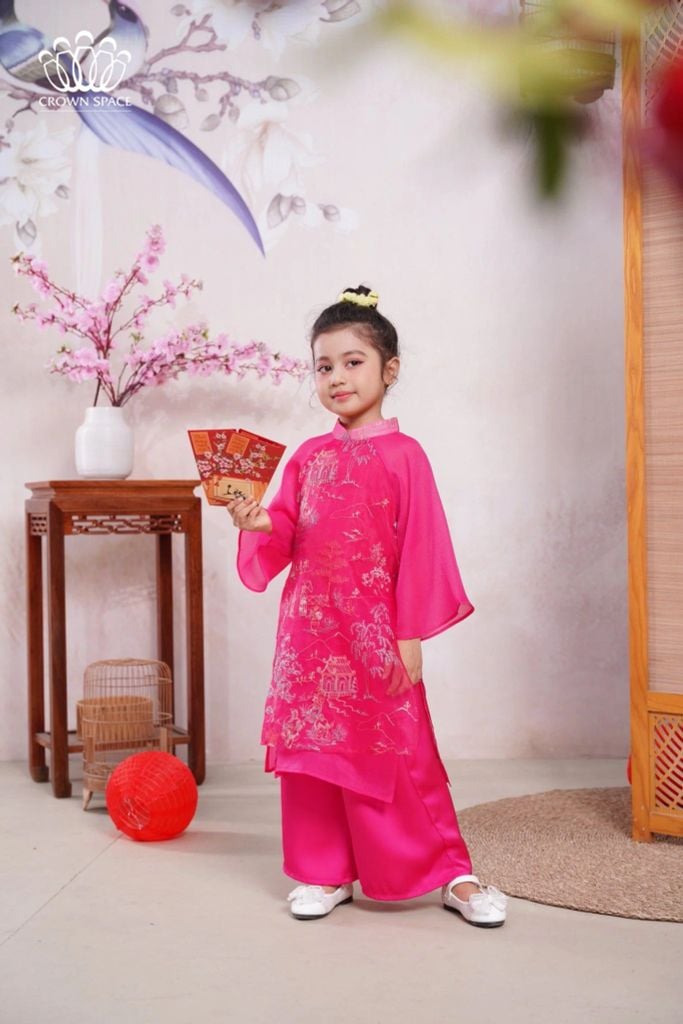 Áo Dài Cho Bé Gái – Tôn Vinh Nét Đẹp Truyền Thống Và Hiện Đại Cho Bé Yêu - Crown Space